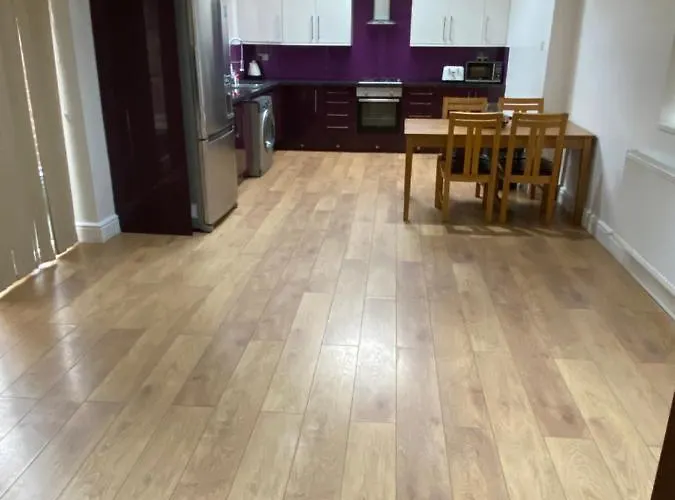 Big Room Rusholme With Tv And Private Bathroom-Parking&Wifi