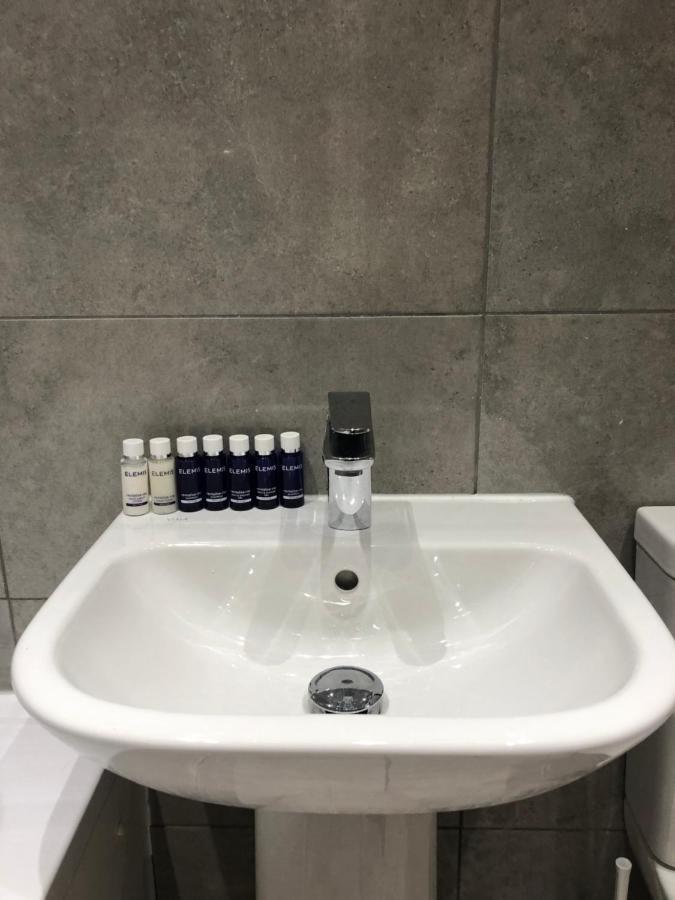 Big Rusholme With Tv And Private Bathroom-parking&wifi Манчестер